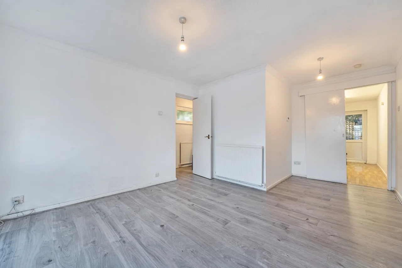 Beeton Close, Hatch End, HA5, photo 6