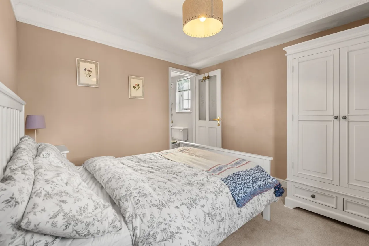 Swan Lane, Stoke Orchard, GL52, photo 14