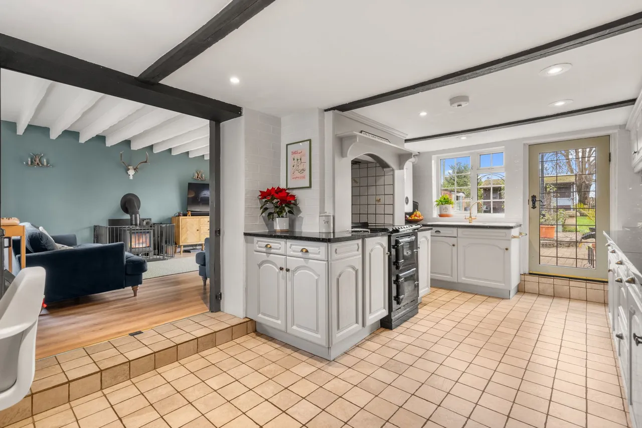 Swan Lane, Stoke Orchard, GL52, photo 5