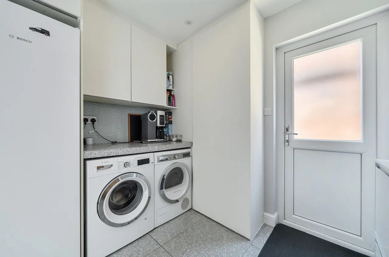 Whites Road, Farnborough, Hampshire, GU14 6PD, photo 14