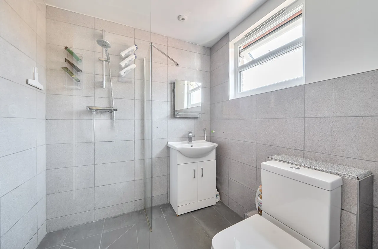 Whites Road, Farnborough, Hampshire, GU14 6PD, photo 7