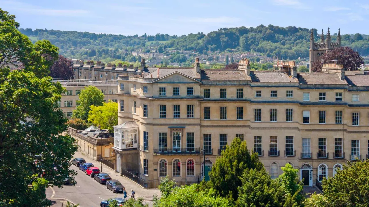 2 bed flat for sale, Sydney Place, Bath, BA2