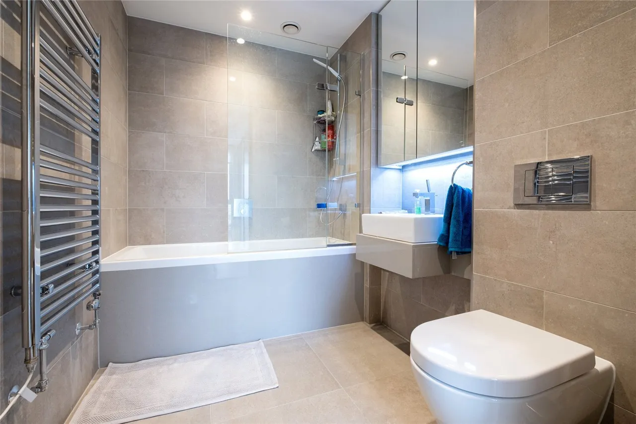Upper Richmond Road, London, SW15, photo 8
