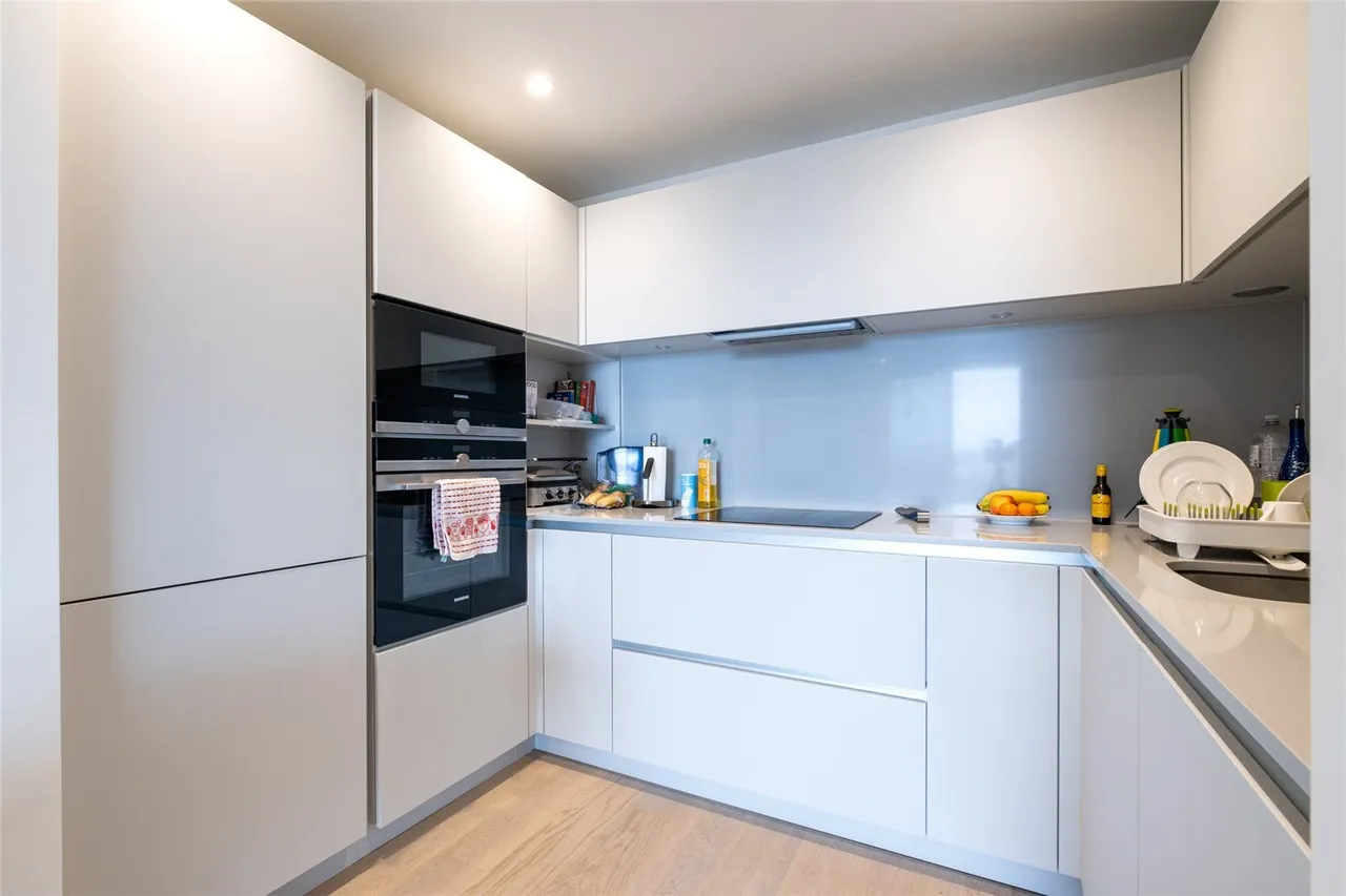 Upper Richmond Road, London, SW15, photo 5