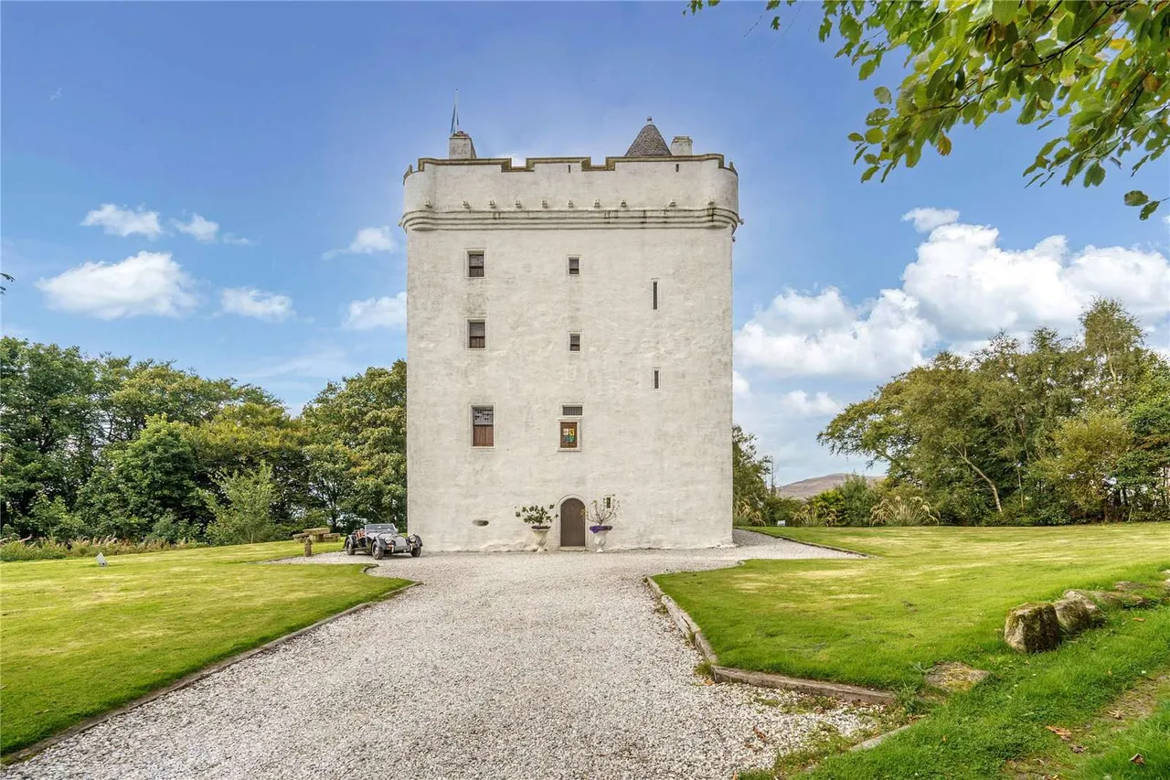 6 bed castle / chateaux for sale — Law Castle, West Kilbride, North Ayrshire, KA23 9PB