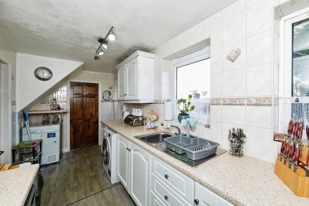 Doncaster Place, East Dene, S65, photo 6