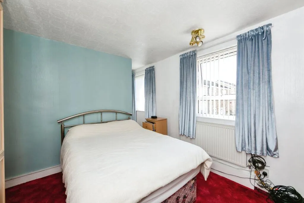 Doncaster Place, East Dene, S65, photo 9