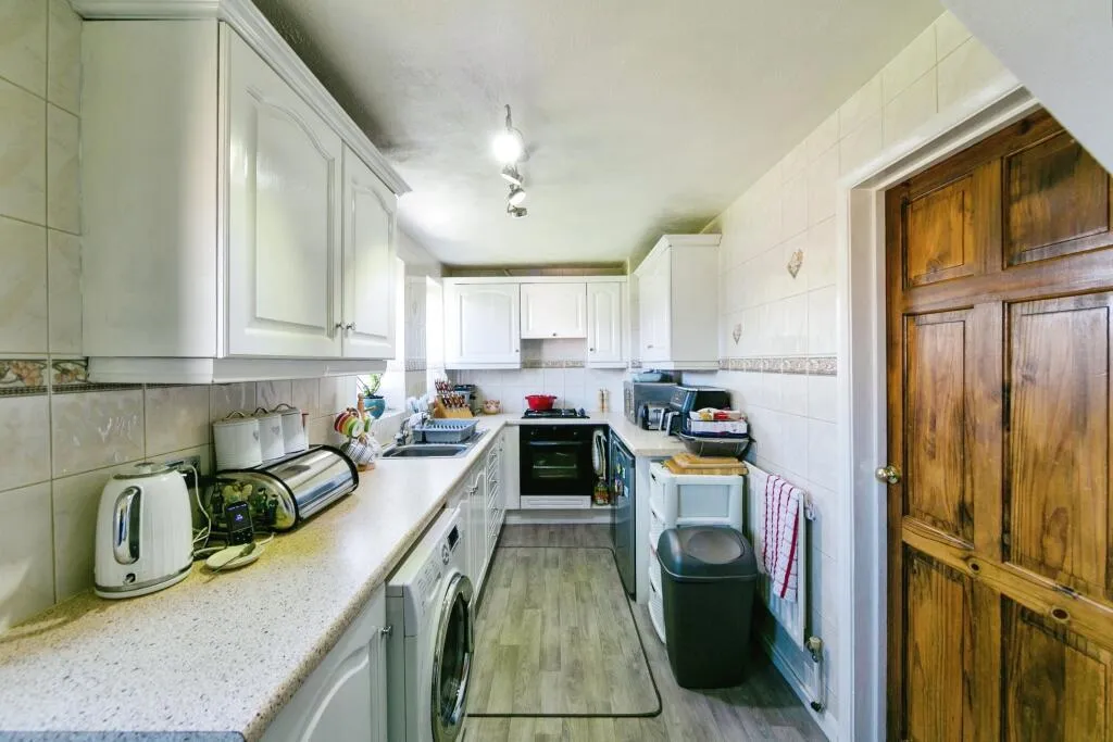Doncaster Place, East Dene, S65, photo 7