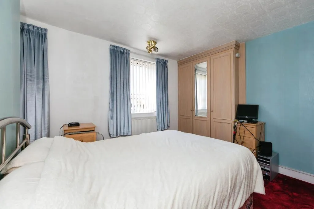 Doncaster Place, East Dene, S65, photo 8