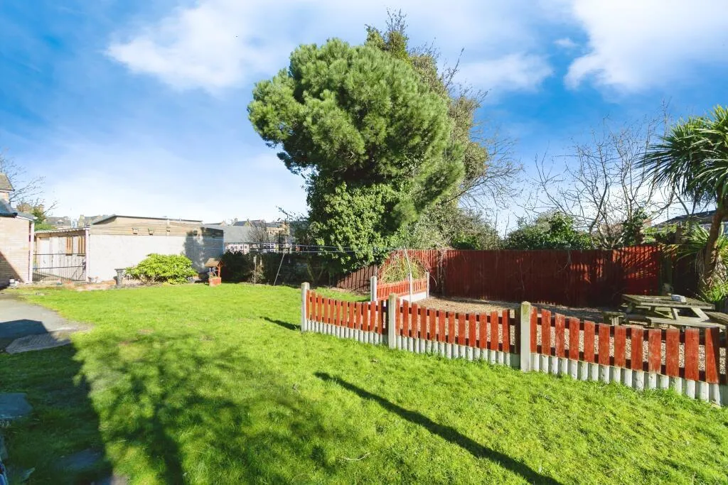 Doncaster Place, East Dene, S65, photo 15