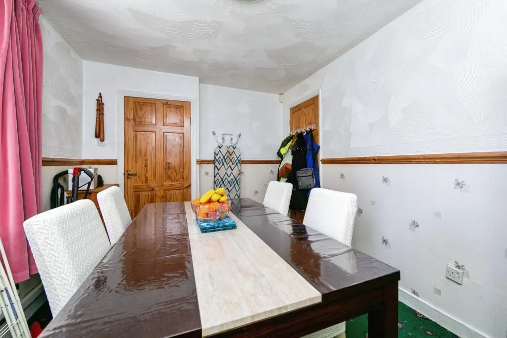Doncaster Place, East Dene, S65, photo 5