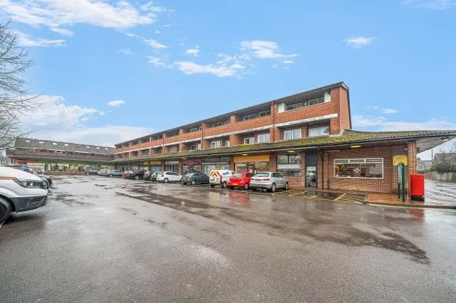 2 bed flat for sale, Savile Way, Grove, OX12