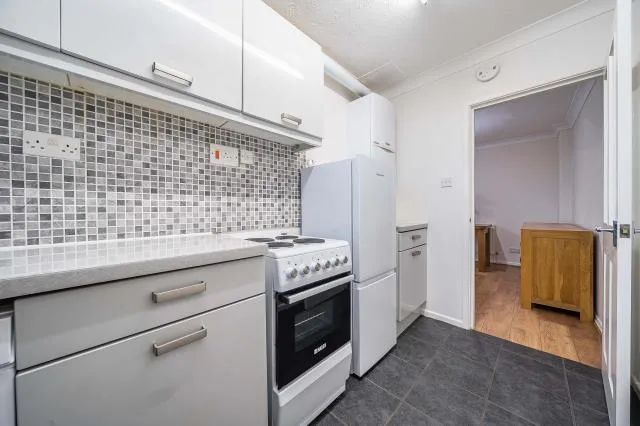 Savile Way, Grove, OX12, photo 6