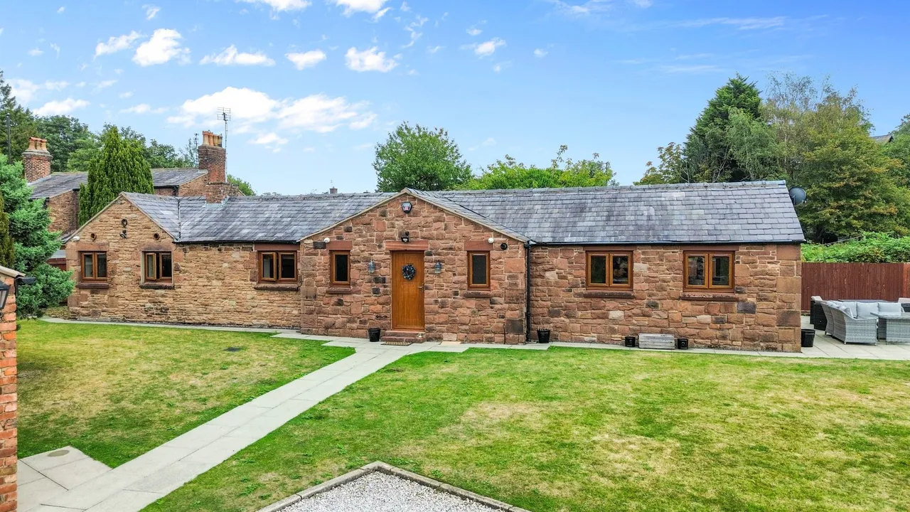 3 bed house for sale — Stanley Cottage School Lane, Knowsley, Prescot, Prescot, L34 9ER