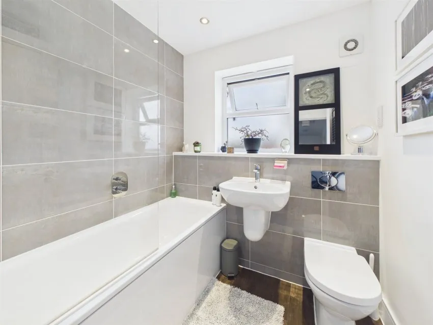 Rectory Close, Maisemore, photo 18