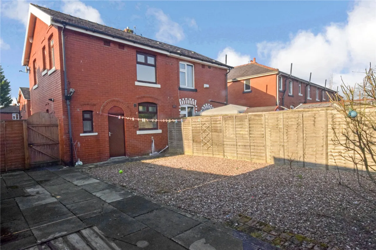 Whitehead Crescent, Bury, BL8, photo 10