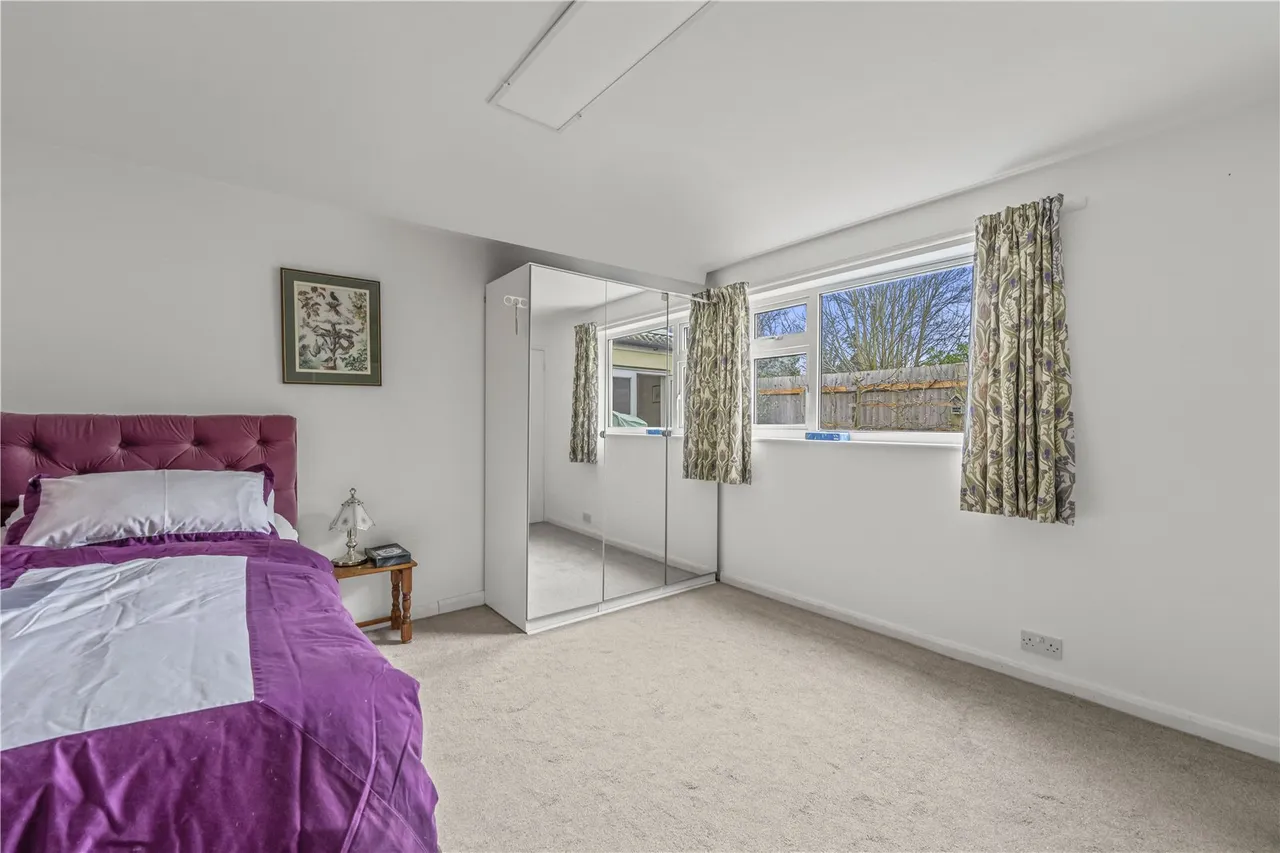 Stratton Road, Sunbury, TW16 6PG, photo 7