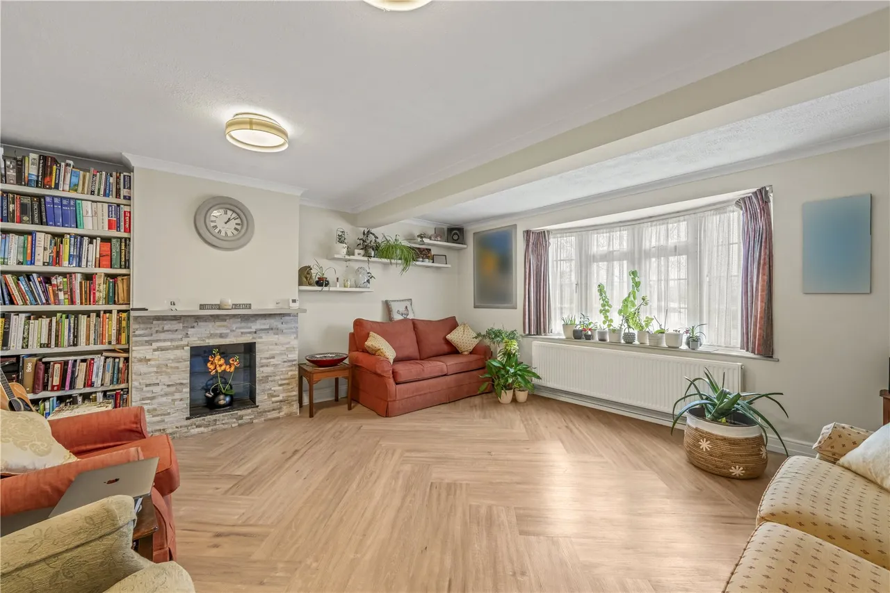Stratton Road, Sunbury, TW16 6PG, photo 4