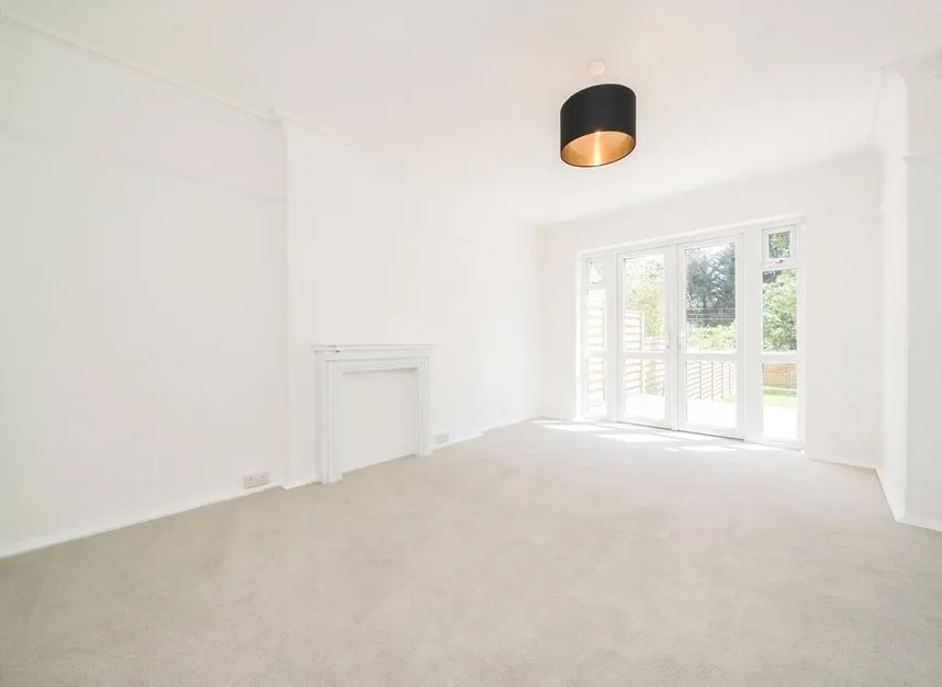 St. Dunstans Avenue, Acton, W3, photo 2