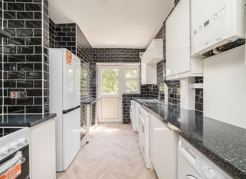 St. Dunstans Avenue, Acton, W3, photo 3