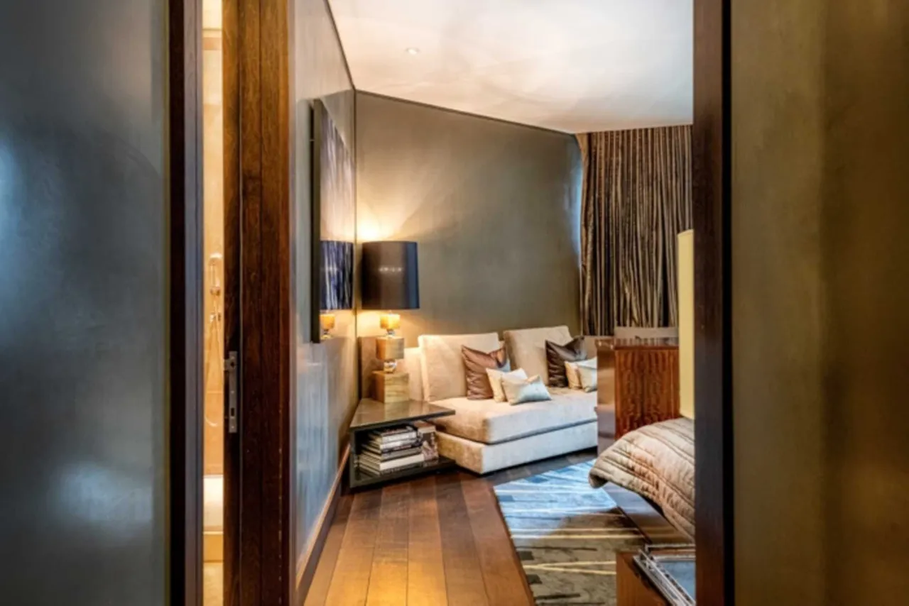 London, SW1X, photo 22