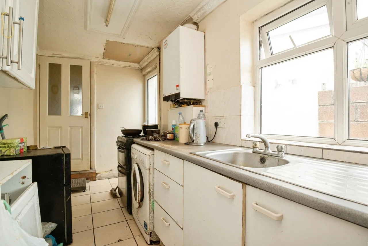 Warwick Street, Grangetown, Cardiff, CF11, photo 16