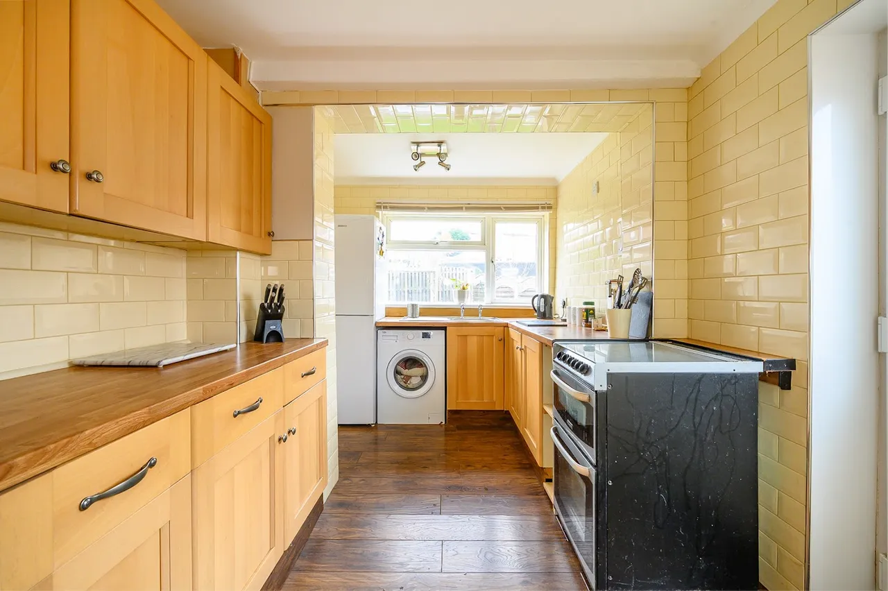 Springbank Avenue, Leeds, LS27, photo 5