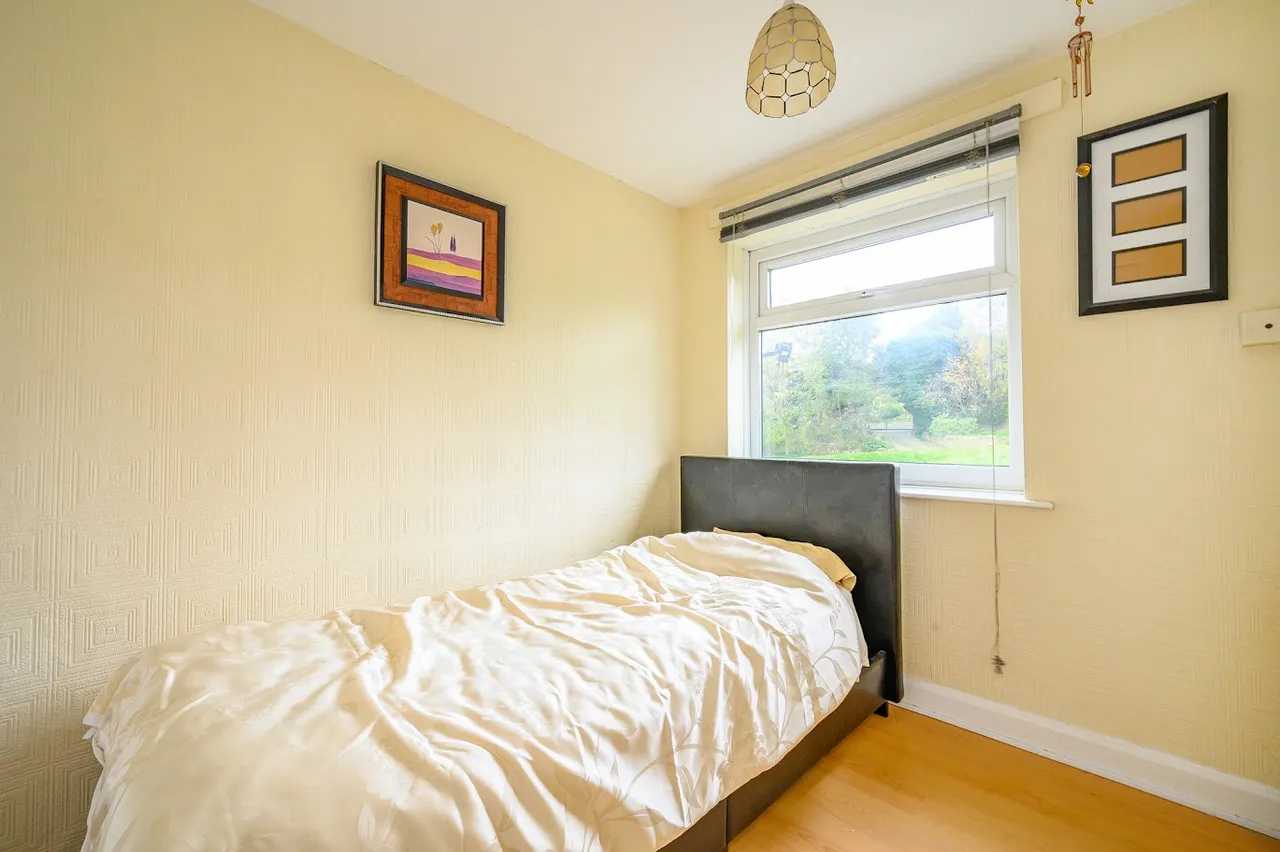 Springbank Avenue, Leeds, LS27, photo 10