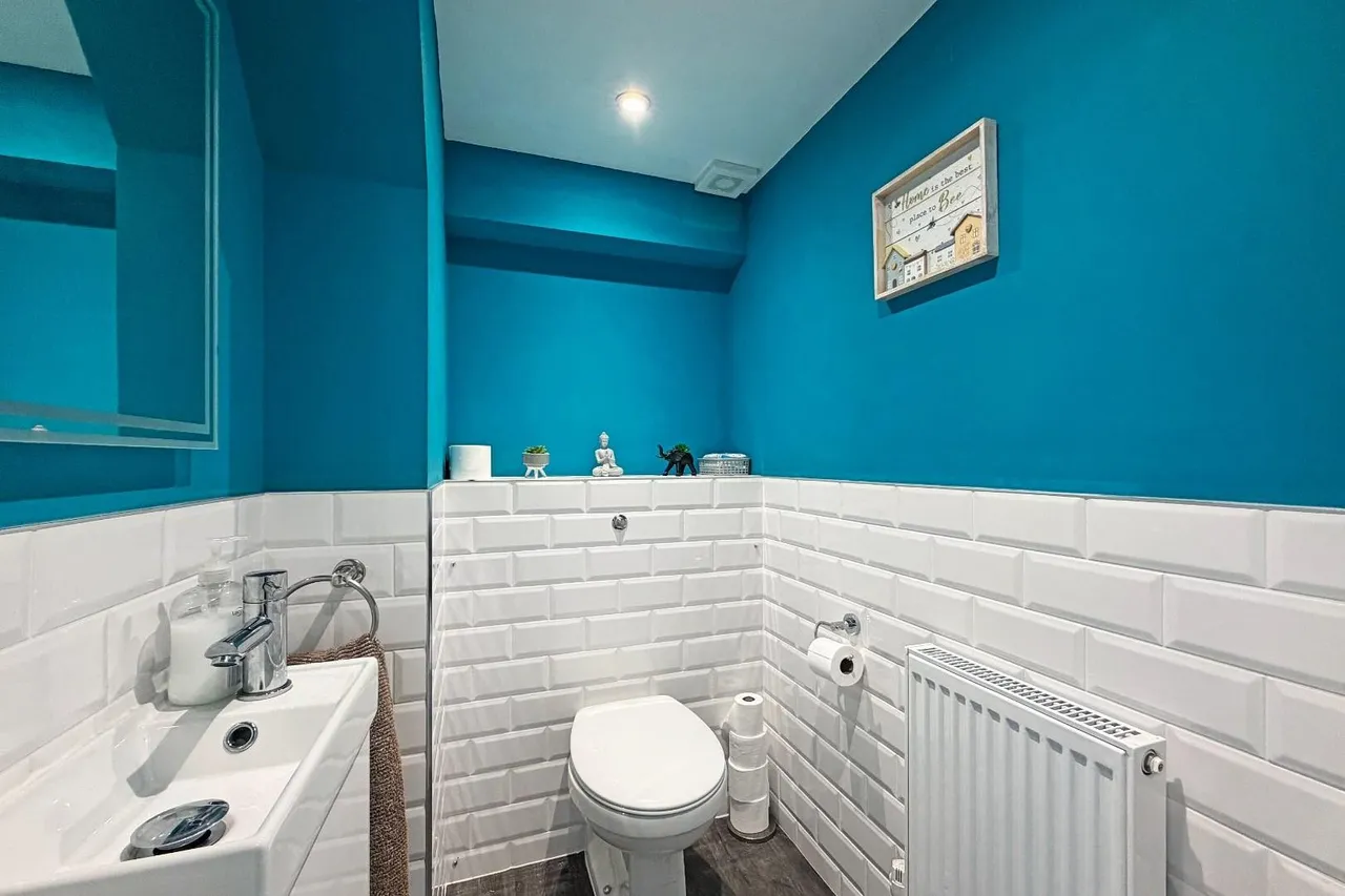 Goodwood Crescent, Timperley, Cheshire WA15 7BD, photo 17