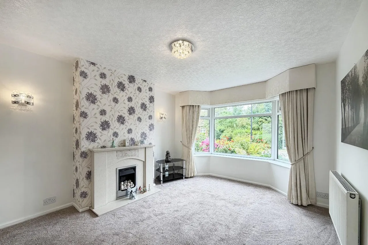 Goodwood Crescent, Timperley, Cheshire WA15 7BD, photo 4