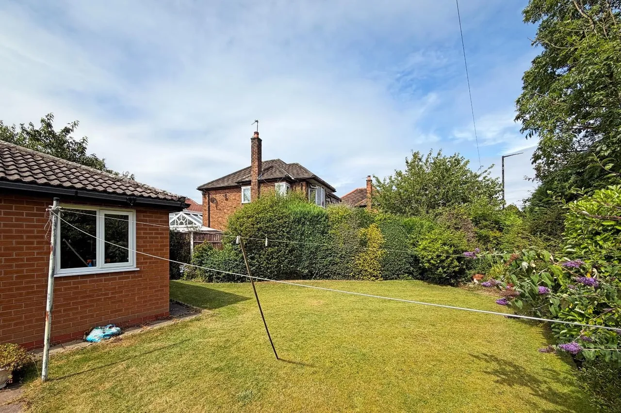 Goodwood Crescent, Timperley, Cheshire WA15 7BD, photo 29