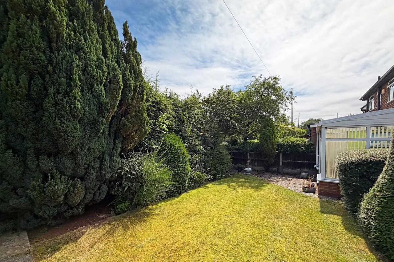Goodwood Crescent, Timperley, Cheshire WA15 7BD, photo 30