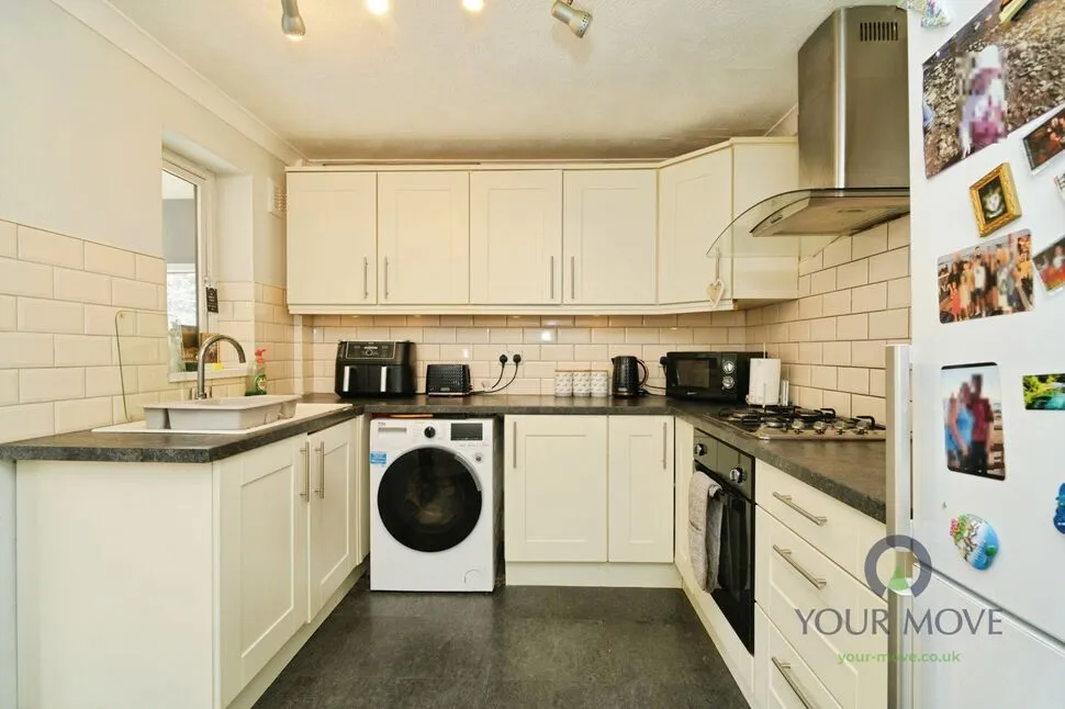 Buckinghamshire Park Close, Shaw, Oldham, OL2, photo 4