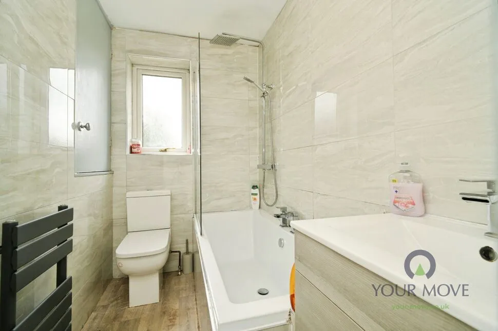 Buckinghamshire Park Close, Shaw, Oldham, OL2, photo 11