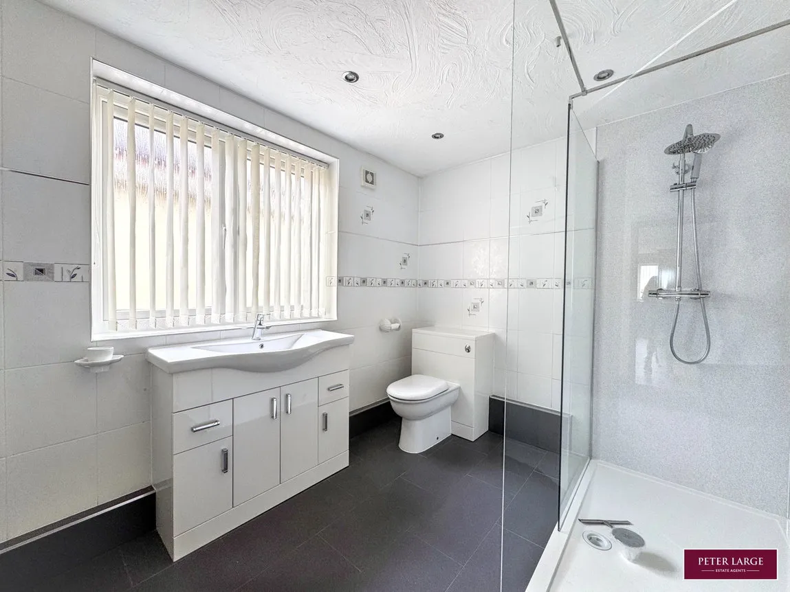 Eaton Avenue, Rhyl, Denbighshire, LL18 3UE, photo 11