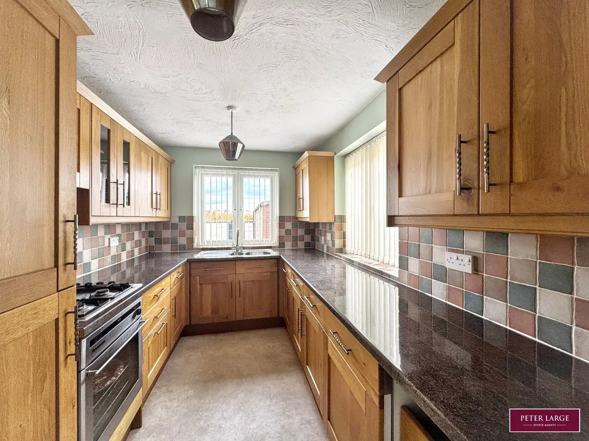 Eaton Avenue, Rhyl, Denbighshire, LL18 3UE, photo 4
