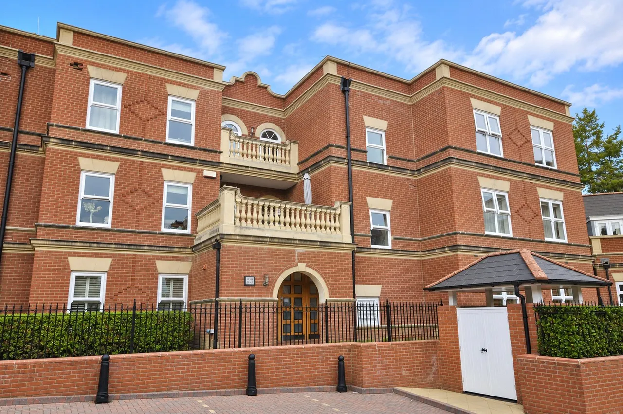 Franklin Court, Wormley, GU8, photo 12