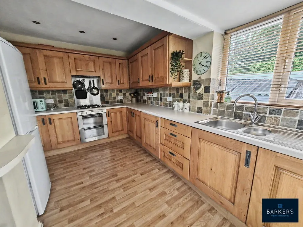 Southcroft Avenue, Birkenshaw BD11 2DB, photo 7