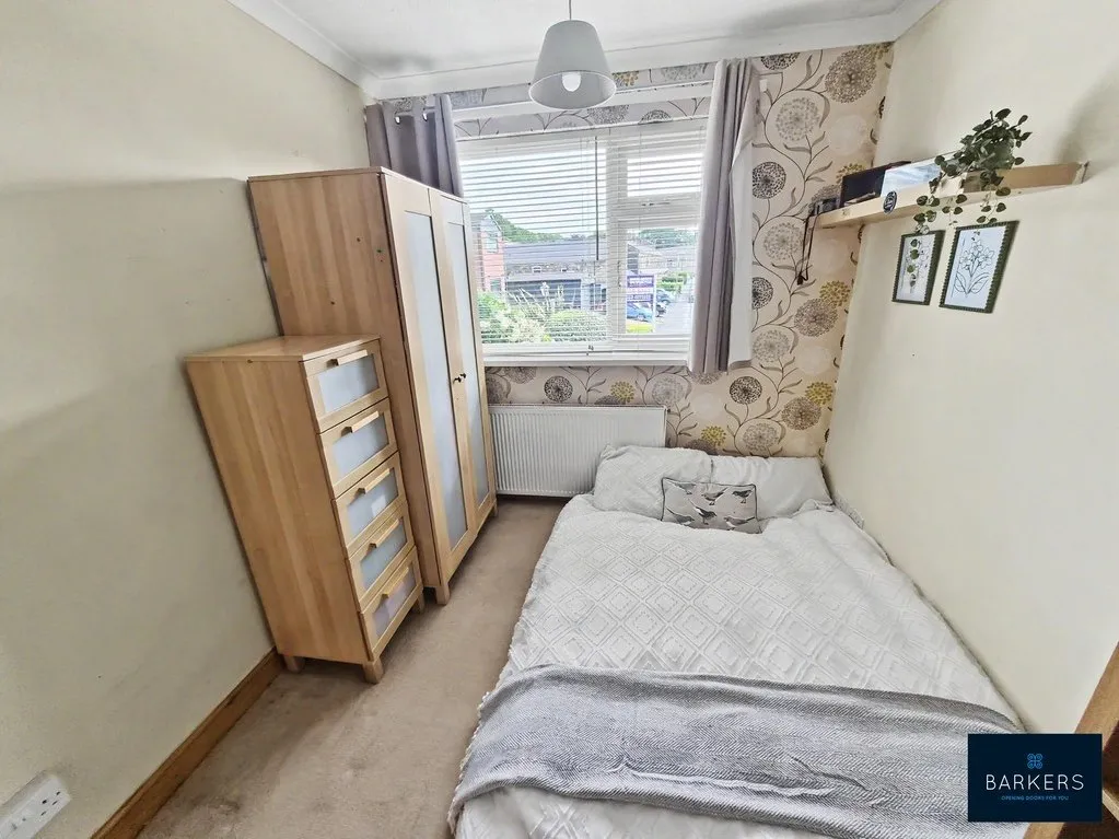 Southcroft Avenue, Birkenshaw BD11 2DB, photo 11