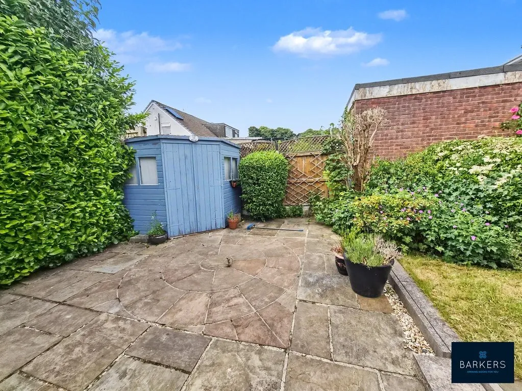 Southcroft Avenue, Birkenshaw BD11 2DB, photo 14
