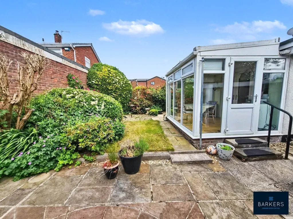 Southcroft Avenue, Birkenshaw BD11 2DB, photo 18