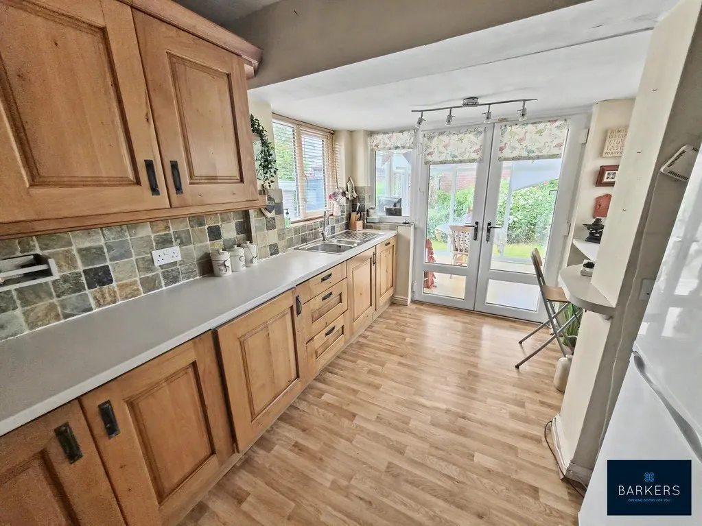 Southcroft Avenue, Birkenshaw BD11 2DB, photo 6