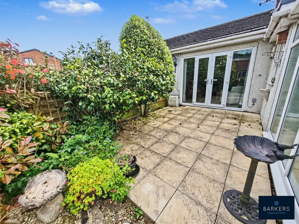Southcroft Avenue, Birkenshaw BD11 2DB, photo 13