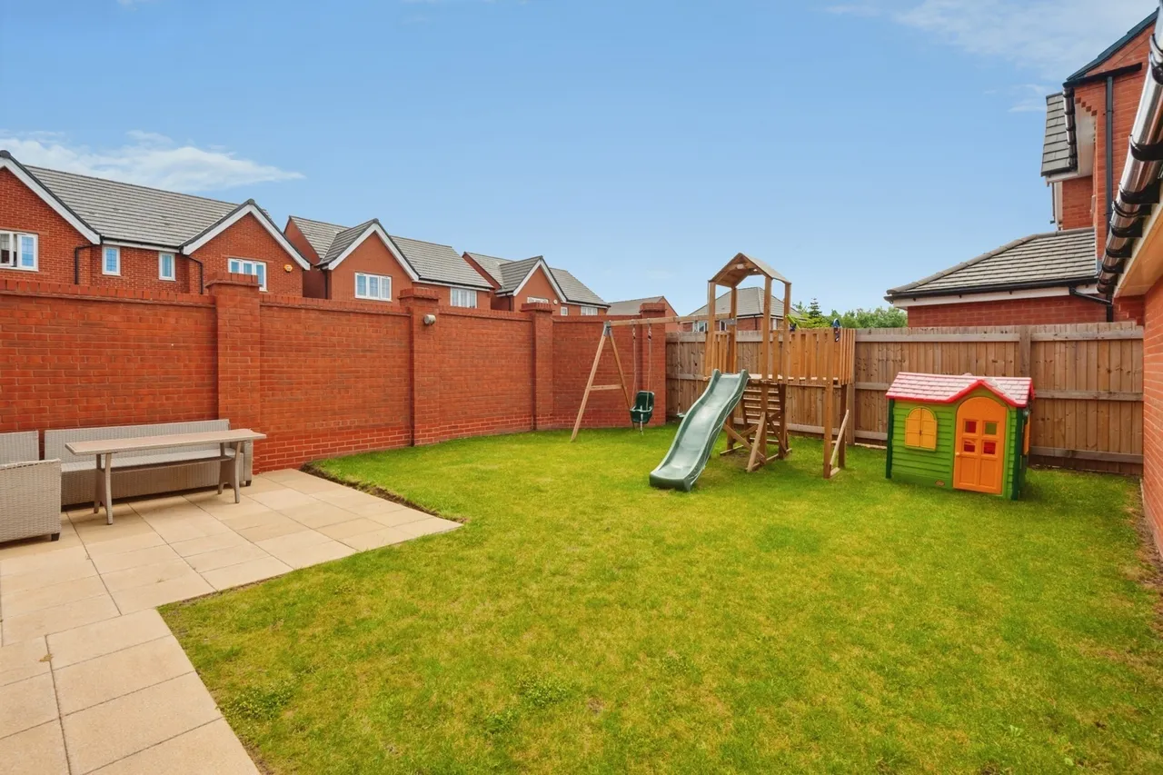Broadhurst Avenue, St. Helens, WA9, photo 13
