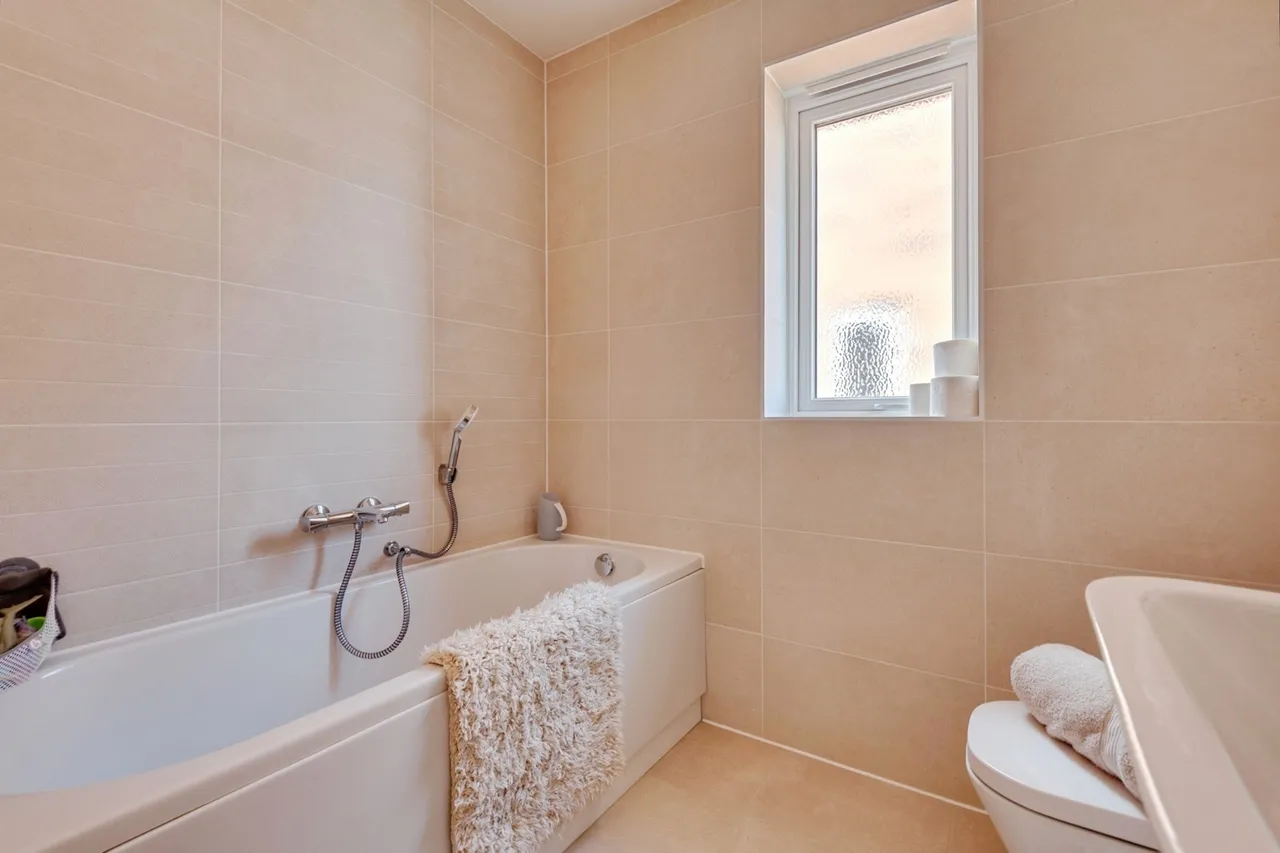 Broadhurst Avenue, St. Helens, WA9, photo 25
