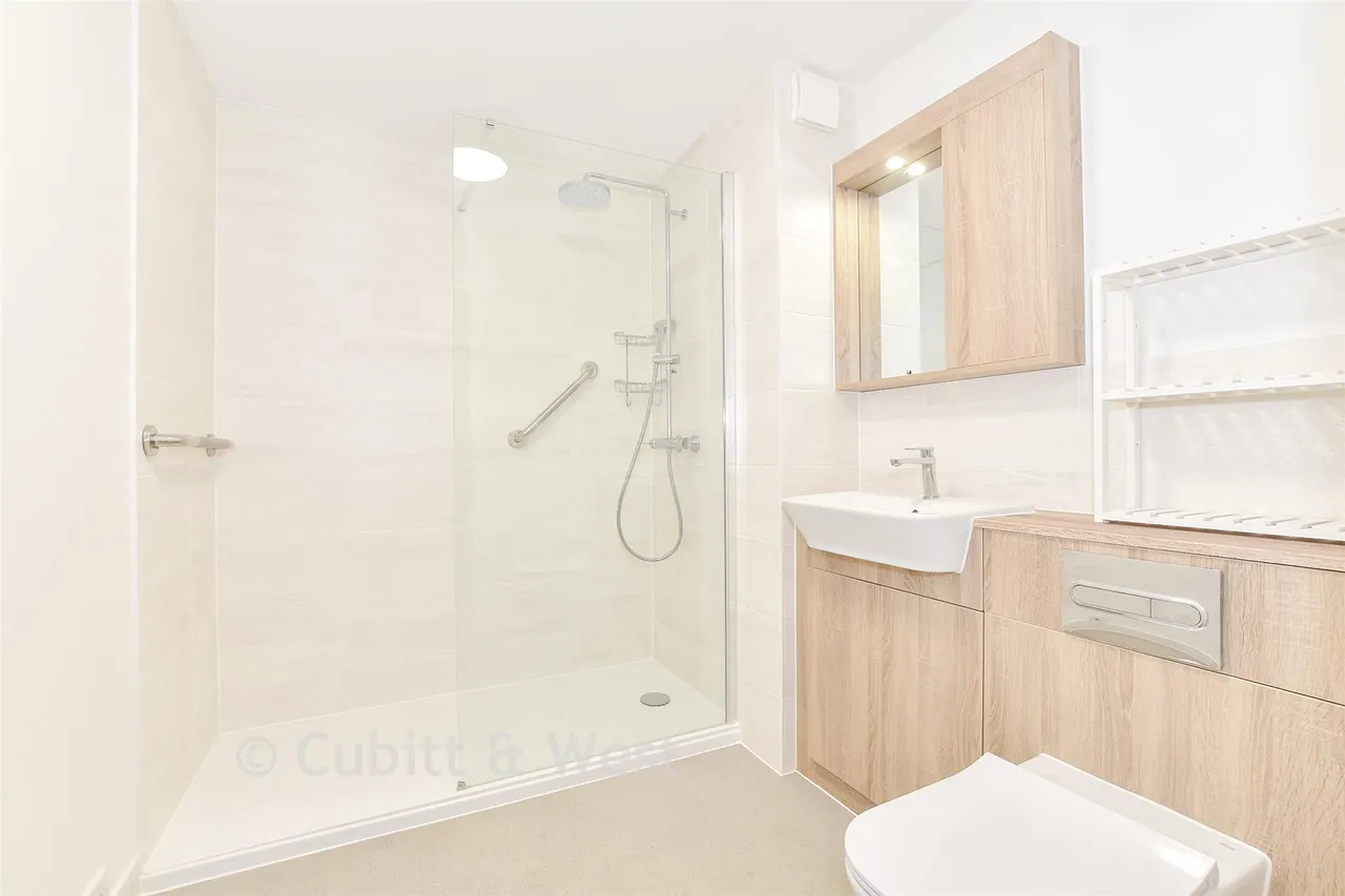 Worthing Road, Southwater, RH13, photo 7
