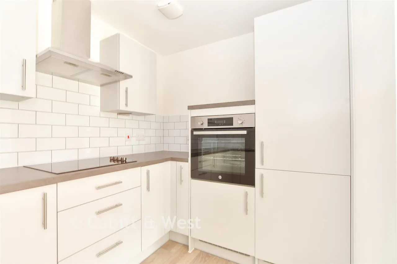 Worthing Road, Southwater, RH13, photo 4