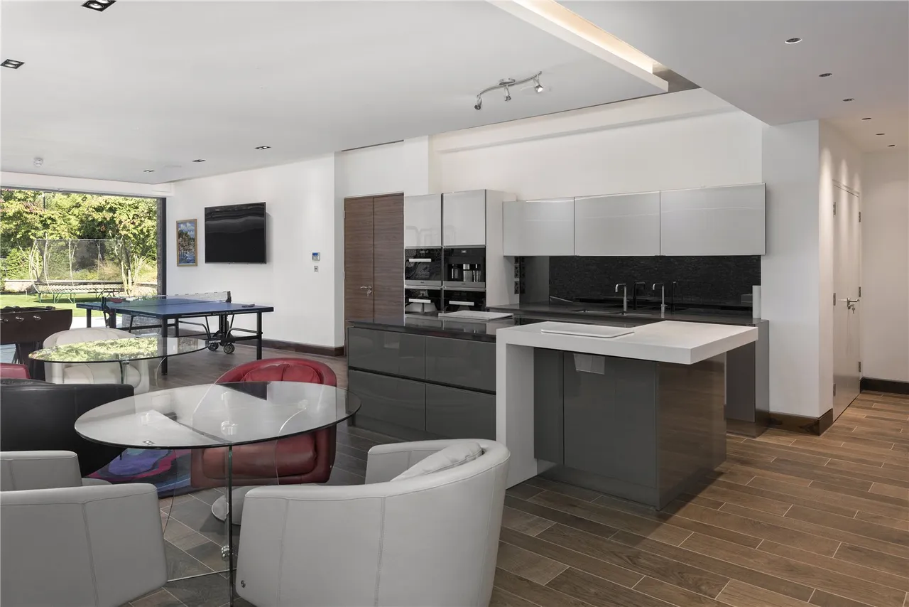 The Warren, Radlett, Hertfordshire, WD7 7DX, photo 22