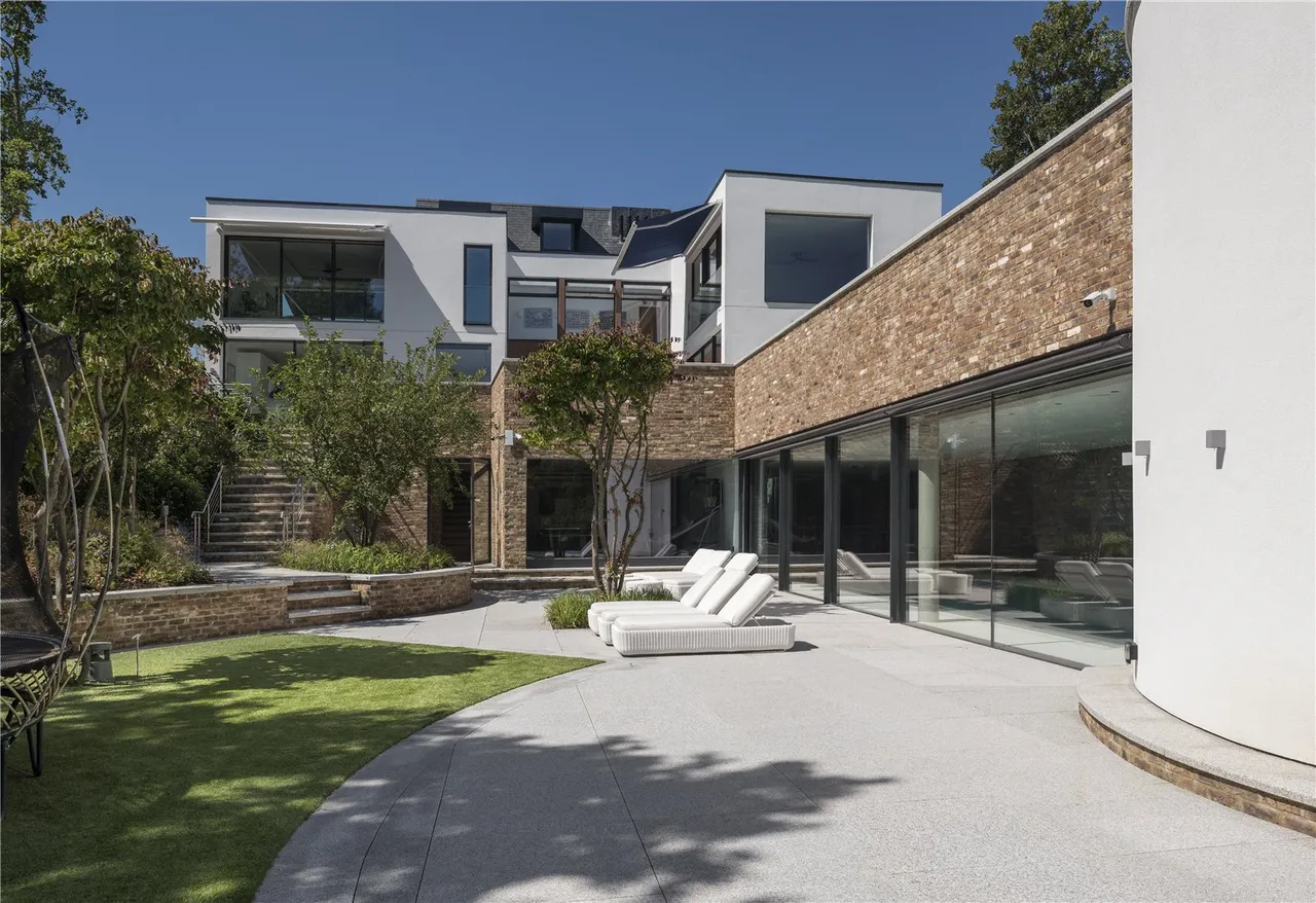 The Warren, Radlett, Hertfordshire, WD7 7DX, photo 8