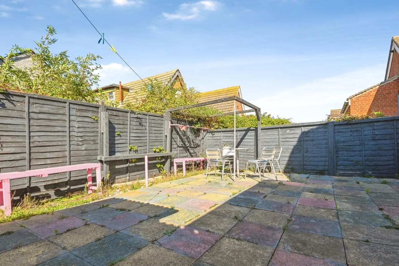 Broadway, Jaywick, Clacton-on-Sea, Essex, CO15, photo 5